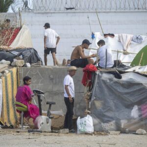 Arcópoli demande au Gouvernement le transfert « urgent » vers la Péninsule des migrants LGTBI+ restés à Ceuta