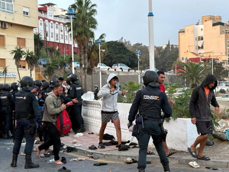 Le Tribunal National admet le recours du SUP contre le dispositif pour migrants dans le port de Ceuta