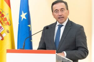 Albares affirme que le gouvernement agit avec prévention en réponse à l'appel à entrer à Ceuta le 23 septembre