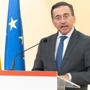 Albares affirme que le gouvernement agit avec prévention en réponse à l'appel à entrer à Ceuta le 23 septembre