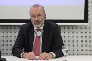 Weber (PPE) demande depuis Ceuta que les outils soient utilisés pour le retour des mineurs et que Rabat respecte ses engagements