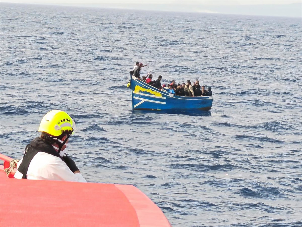Les secours maritimes interceptent un bateau avec 38 immigrants maghrébins à environ trois milles de La Graciosa