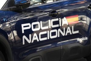 Trois occupants d'un bateau arrivant à Lanzarote arrêtés pour avoir violé une femme pendant la traversée