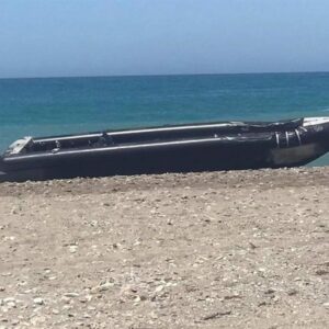 Trois blessés légers soignés depuis un bateau avec dix immigrants arrivant sur une plage d'Almería