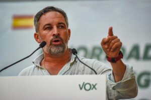 Abascal : « Les milices de Sanchez campent sur la plage du trampoline et à Sol »