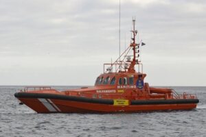 Maritime Rescue intercepte un bateau avec 60 migrants à environ 62 milles de Lanzarote