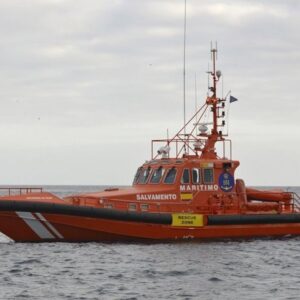 Maritime Rescue intercepte un bateau avec 60 migrants à environ 62 milles de Lanzarote
