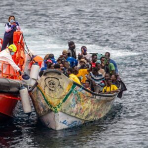 Vox met en garde contre le rebond migratoire aux îles Canaries et accuse la « négligence » du gouvernement