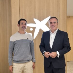 Alejandro Cabrero, récompensé par CaixaBank Wealth Management pour son travail auprès des migrants à Valladolid