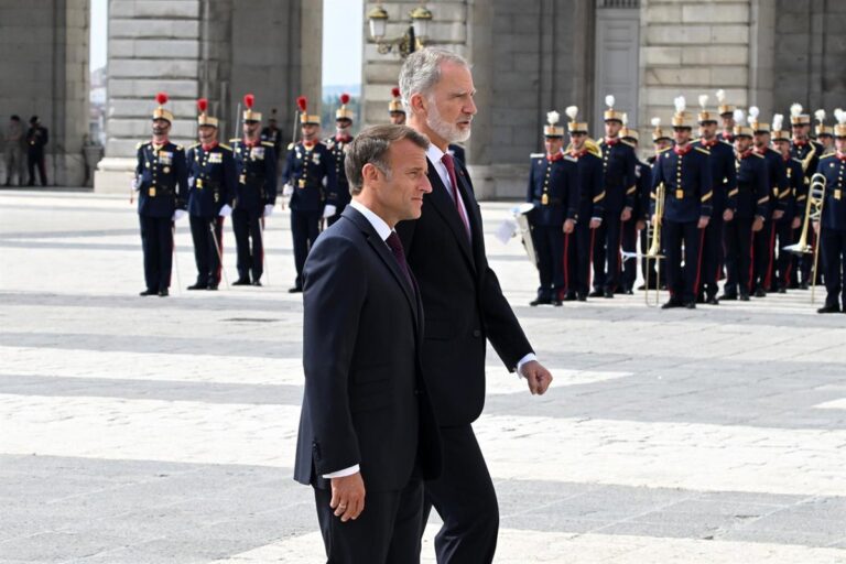 Le Roi défend qu'il est de la « responsabilité de chacun » dans l'UE de protéger la frontière extérieure de Ceuta