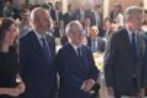 Les partis réagissent à la gestion par le gouvernement de la crise migratoire à Ceuta