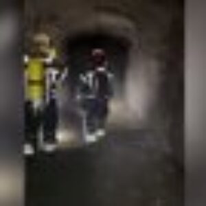 Les pompiers découvrent un campement d'immigrés dans un ancien tunnel militaire à Ceuta