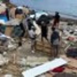 Plus de 2 000 migrants reviennent sur les plages de Trampolín et Benítez à Ceuta