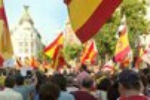 Quelque 20 000 personnes défilent dans le centre de Madrid pour soutenir Ceuta et exiger des élections immédiates