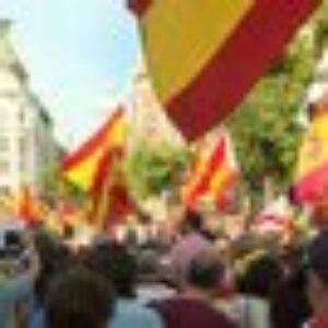 Quelque 20 000 personnes défilent dans le centre de Madrid pour soutenir Ceuta et exiger des élections immédiates