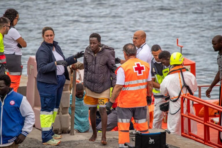 Le PP présente au Parlement un « plan de choc » avec plus de moyens pour protéger la route migratoire vers les îles Canaries