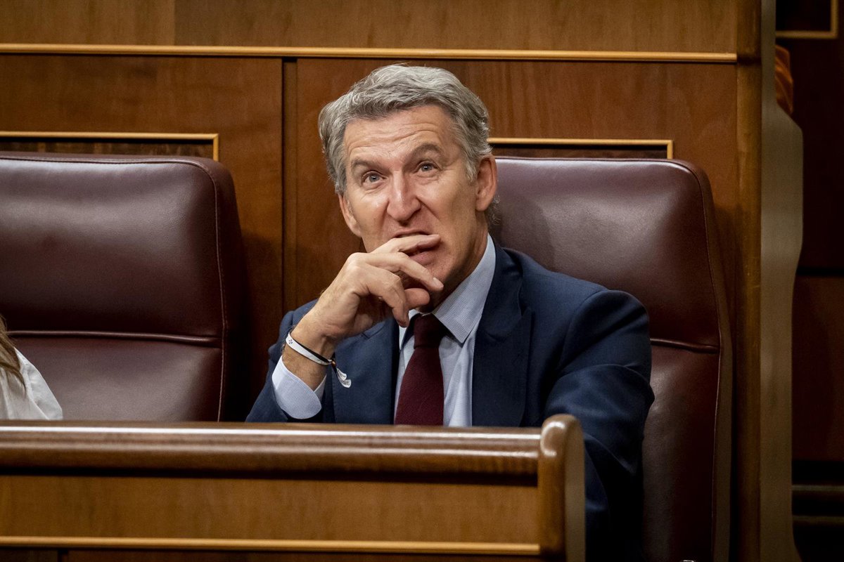Feijóo dénonce que le gouvernement espagnol est le seul à voter contre le règlement sur les retours avec Ceuta "toujours envahie"