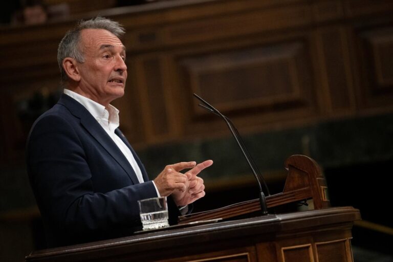 IU demande des comptes à Marlaska pour « l'expulsion violente » d'un mineur de Ceuta et exige son retour