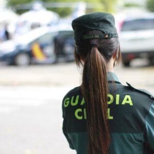 Arrêté l'un des hommes cagoulés qui ont kidnappé, attaqué et volé trois jeunes migrants à Inca