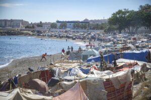 La Police Nationale est déployée à El Trampolín (Ceuta) pour expulser une partie du camp de migrants