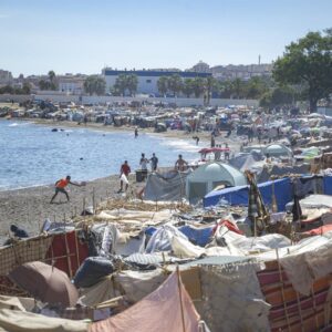 La Police Nationale est déployée à El Trampolín (Ceuta) pour expulser une partie du camp de migrants