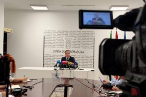 Estrémadure présente un recours à la Cour suprême contre le décret qui réglemente la répartition des mineurs migrants