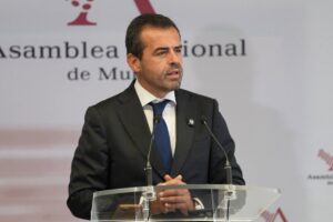 Vox place le contrôle des frontières et l'accès au logement parmi ses priorités pour 29N