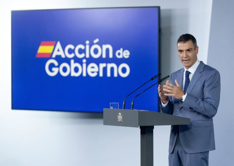 Sánchez voit une « amélioration » dans la situation à Ceuta, demande la collaboration de la CCAA et n'exclut pas une visite avant le 29N