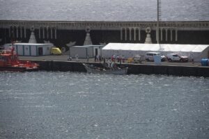 Ils escortent un cayuco avec 74 migrants à 42,5 kilomètres de La Restinga (El Hierro)