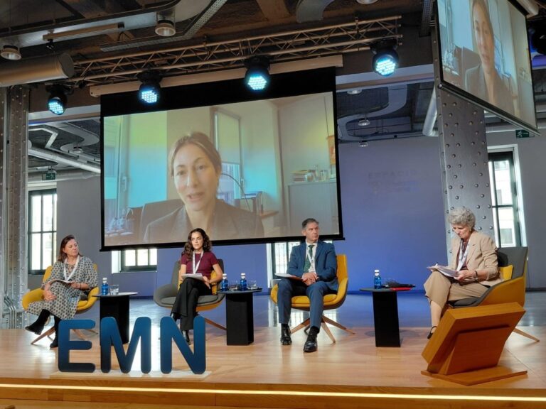 Des experts et des jeunes analysent le rôle de l'éducation contre la discrimination : « La jeunesse migrante est une valeur »