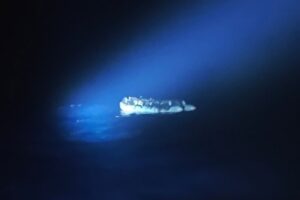 Le sauvetage maritime intercepte un bateau avec 125 immigrants et une prise d'eau au nord-est de Lanzarote
