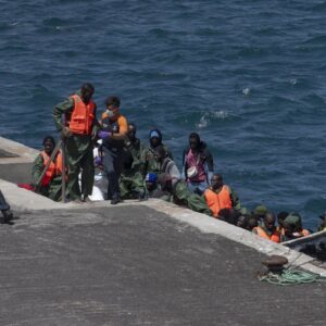 Ils interceptent une pirogue avec 79 migrants à bord dans les eaux d'El Hierro