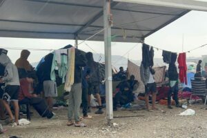 Environ 500 migrants expulsés de l'esplanade Guano à Ceuta après un déploiement policier de plus de 350 agents