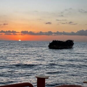 Ils sauvent une pirogue avec 96 migrants dans les eaux proches de Lanzarote et en localisent une autre près du sud de Gran Canaria
