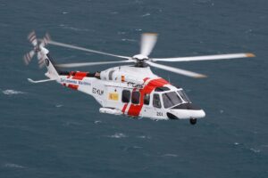 Ils entament une opération de recherche pour localiser deux bateaux partis d'Algérie avec 23 personnes à bord