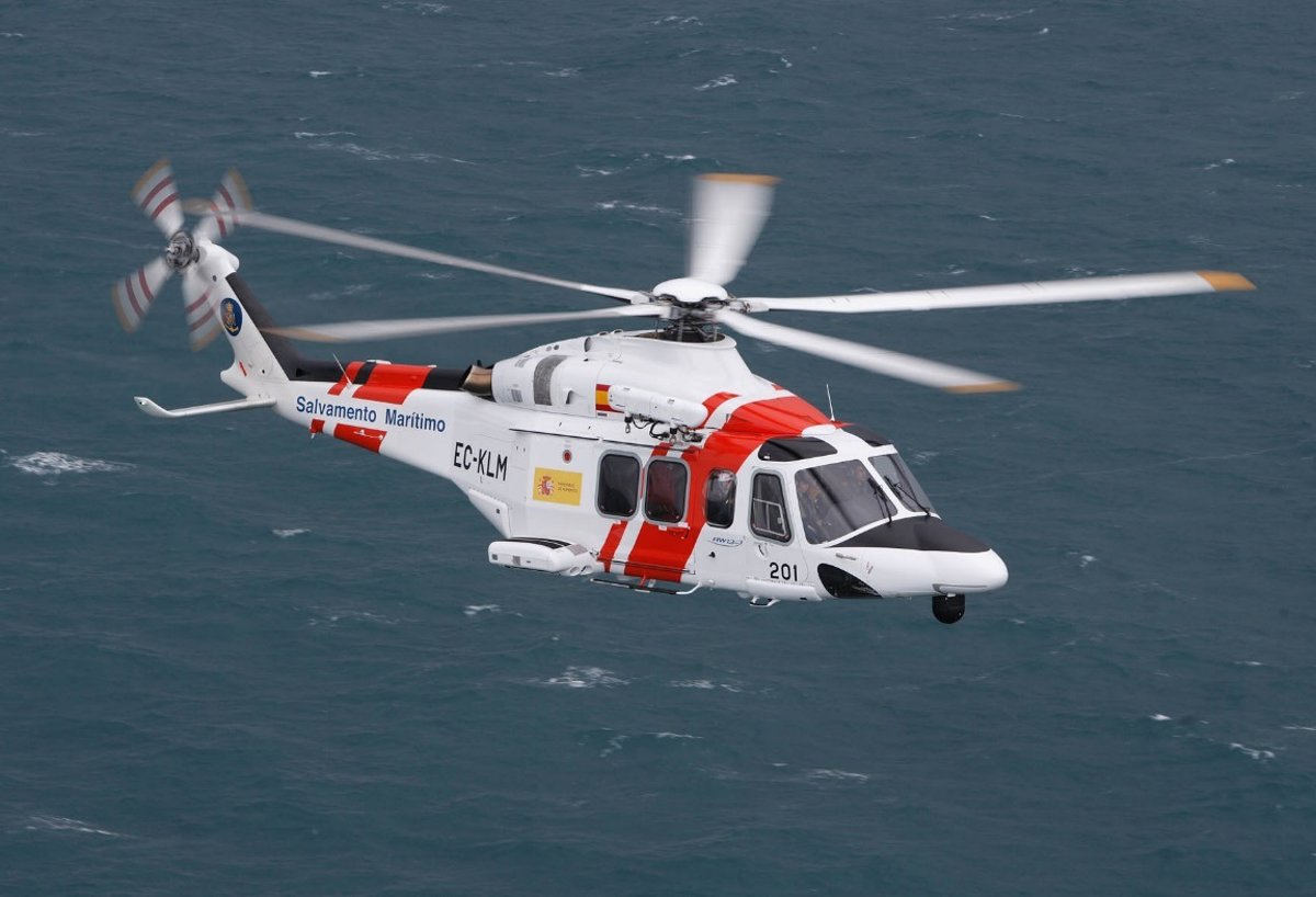 Ils entament une opération de recherche pour localiser deux bateaux partis d'Algérie avec 23 personnes à bord