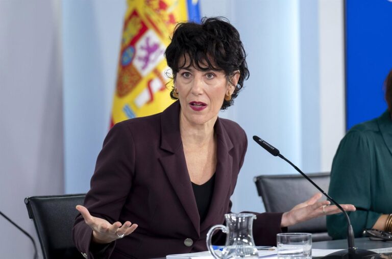 Le gouvernement se retranche derrière le fait qu'il s'agit d'un « événement spécifique » pour justifier que l'entrée des navires marocains n'ait pas été signalée.