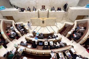 Le Parlement débattra ce lundi du projet « Bosques de Santander », des retraites et de l'immigration