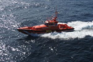 Maritime Rescue escorte un deuxième canoë avec 177 migrants jusqu'à La Restinga (El Hierro)