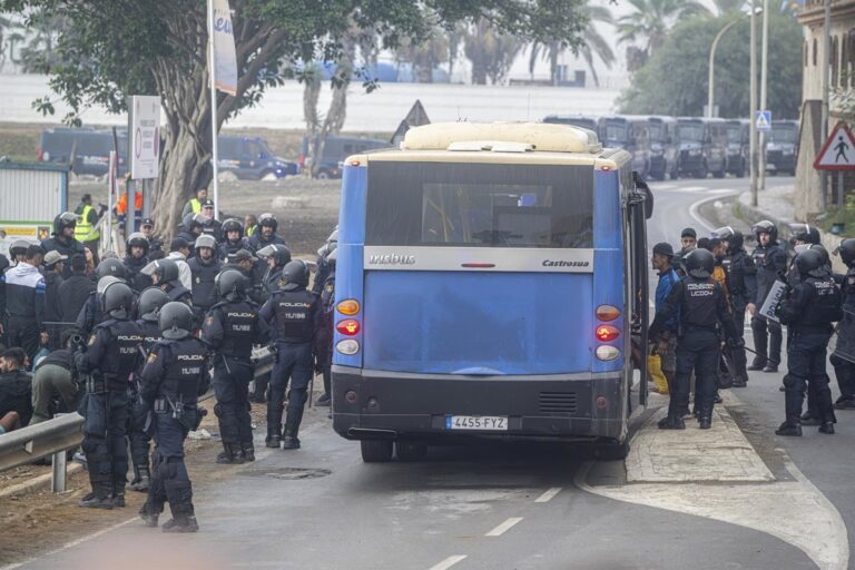 Un bus transportant des migrants expulsé à Ceuta après qu'un des occupants ait utilisé du gaz poivré