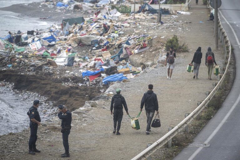 Le délégué de Ceuta estime qu'il y a 500 migrants expulsés des zones périphériques dans une opération avec plus de 350 agents