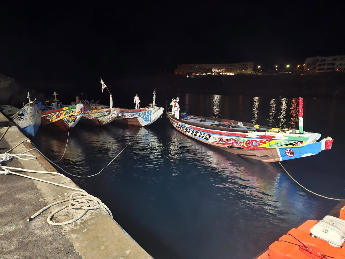 Ils interceptent une pirogue avec 145 migrants dans les eaux d'El Hierro
