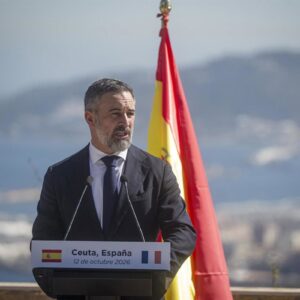 Abascal appelle à choisir entre « la prospérité, la liberté et l'ordre » ou « l'immigration, le chaos et le sous-développement » lors des élections