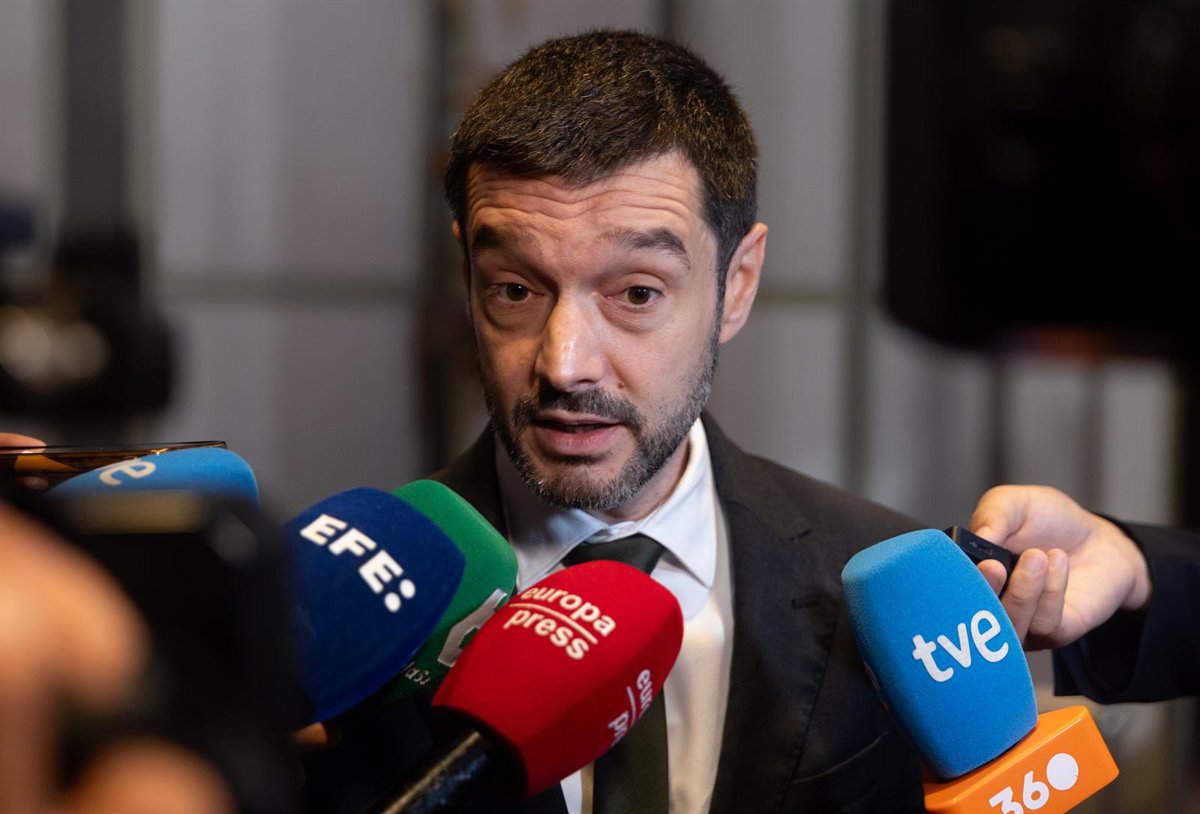 Bustinduy, sur Milei après avoir qualifié Sánchez de "dictateur": "C'est une personne imprésentable et grossière qui vient insulter"