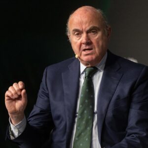 Guindos assure que l'immigration est « indispensable » et est à l'origine de la croissance de l'activité économique