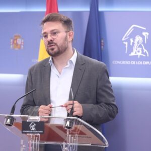 Ibáñez (Compromís) demande à Robles de démissionner en raison des informations faisant état de violences contre les migrants de la part de l'armée à Ceuta