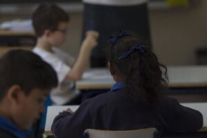 Un travail de l'UCO analyse les défis des enfants migrants et propose des alternatives pour garantir leurs droits