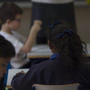 Un travail de l'UCO analyse les défis des enfants migrants et propose des alternatives pour garantir leurs droits