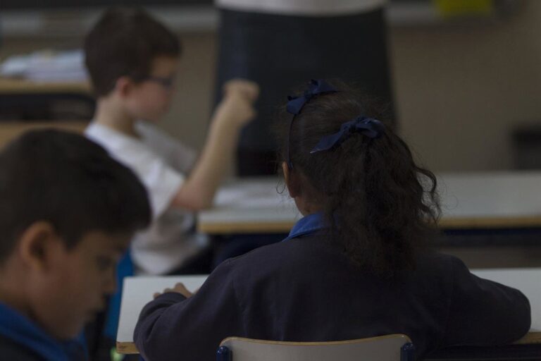 Un travail de l'UCO analyse les défis des enfants migrants et propose des alternatives pour garantir leurs droits