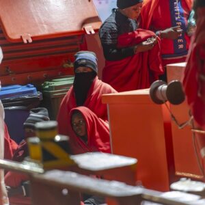 Ils accompagnent un cayuco avec 59 migrants, dont 4 mineurs, jusqu'au port de La Restinga (El Hierro)